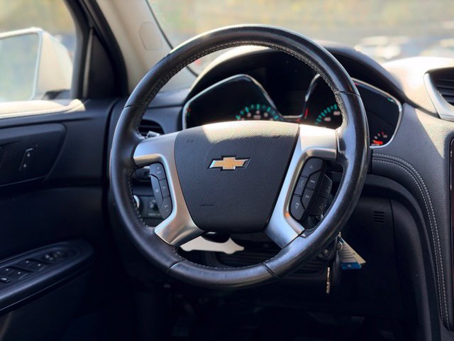 Used 2017 Chevrolet Traverse LT w/ Style and Technology Package FWD image 20