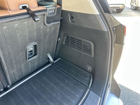 Used 2025 Nissan Pathfinder Platinum FWD image 21