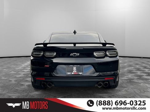 Used 2019 Chevrolet Camaro SS image 4