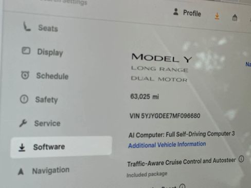 Used 2021 Tesla Model Y Long Range AWD/4WD image 25