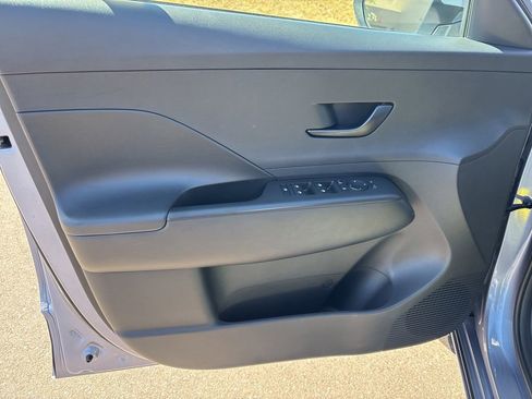Certified 2024 Hyundai Kona SEL FWD image 11