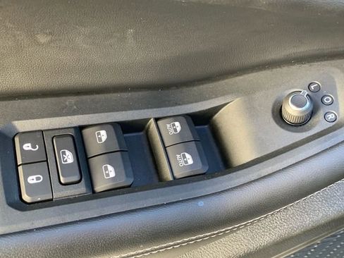 Used 2025 Jeep Grand Cherokee L Altitude image 28