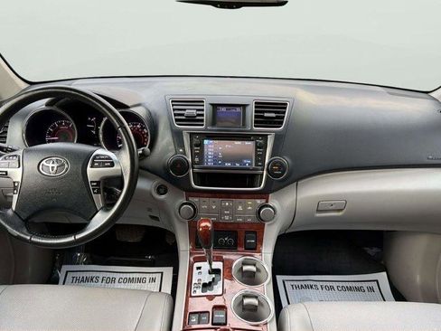 Used 2013 Toyota Highlander Limited AWD/4WD image 20