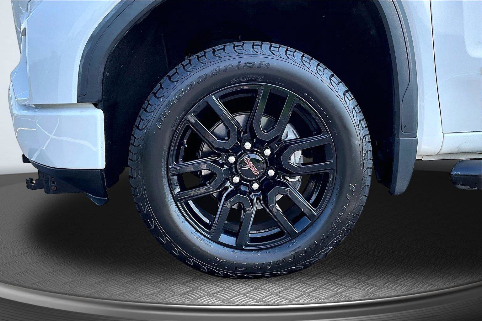 Used 2020 GMC Sierra 1500 Elevation w/ Elevation Value Package AWD/4WD image 10