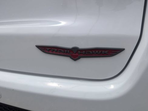 Used 2025 Jeep Compass Trailhawk AWD/4WD image 20