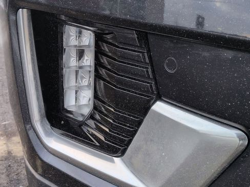 Used 2023 GMC Yukon Denali w/ Denali Reserve Package image 10