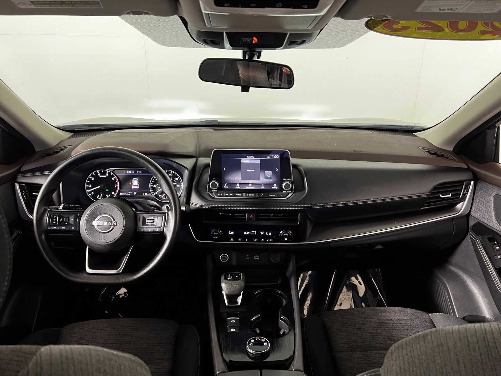 Used 2023 Nissan Rogue SV AWD/4WD image 19