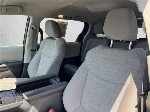 Certified 2023 Toyota Sienna LE FWD image 16