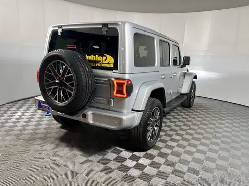 Used 2023 Jeep Wrangler Unlimited Sahara AWD/4WD image 8