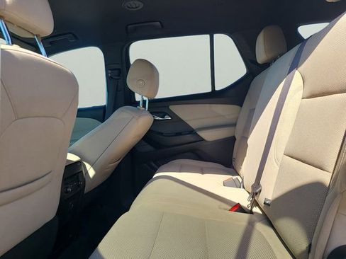 Used 2023 Chevrolet Traverse LS FWD image 7