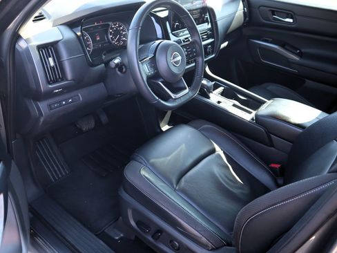 Used 2022 Nissan Pathfinder SL image 13