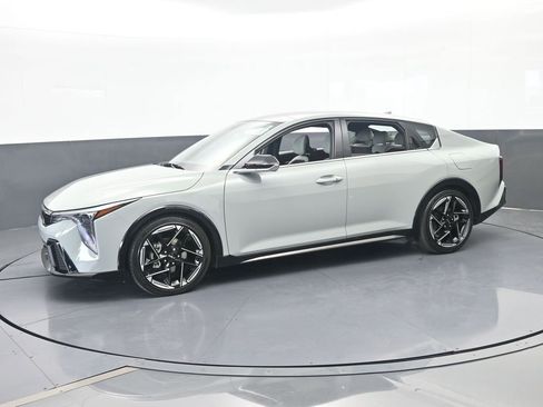 Used 2025 Kia K4 GT-Line w/ GT-Line Premium Package FWD image 2