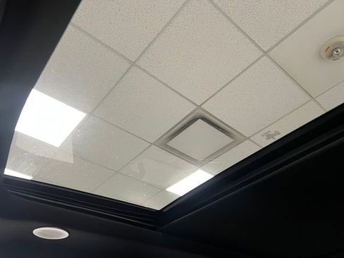 Used 2023 Ford F150 Lariat w/ Equipment Group 502A High image 46