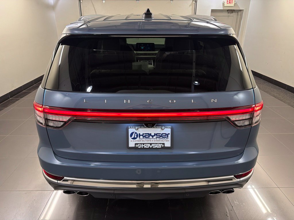 Used 2026 Lincoln Aviator AWD image 5