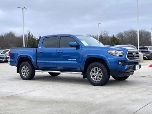 Used 2017 Toyota Tacoma SR5 image 6