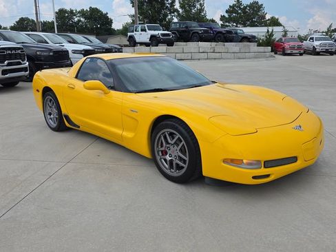 Used 2003 Chevrolet Corvette Z06 w/ Memory Package, 3 Drivers RWD image 7