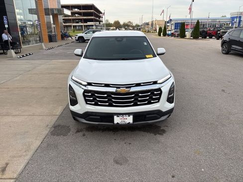 Used 2025 Chevrolet Equinox LT FWD image 8
