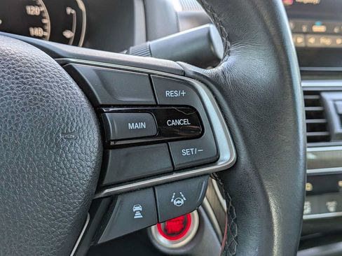 Used 2018 Honda Accord Sport image 25