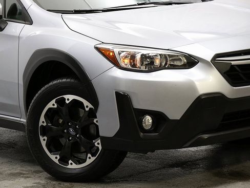 Used 2023 Subaru Crosstrek 2.0i Premium image 3