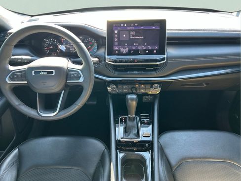 Certified 2022 Jeep Compass Latitude w/ Sun and Sound Group AWD/4WD image 13