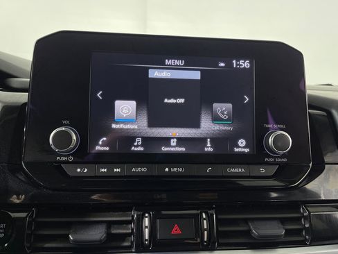 Used 2025 Nissan Pathfinder SV FWD image 20