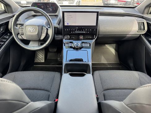 Used 2024 Toyota bZ4X FWD image 25