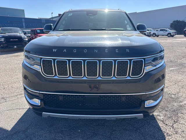 Used 2024 Jeep Wagoneer L Series II w/ Flexible Seating Group AWD/4WD image 2