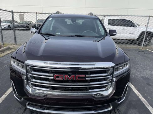 Used 2021 GMC Acadia SLE w/ Driver Convenience Package image 3