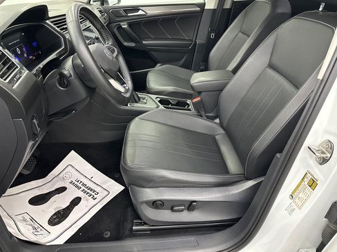 Used 2023 Volkswagen Tiguan SE FWD image 9