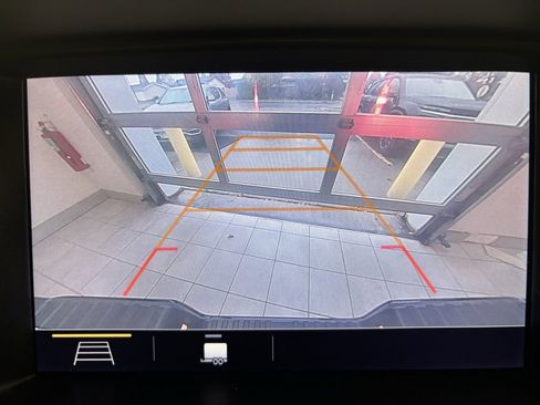 Certified 2022 Chevrolet Colorado Z71 w/ Z71 Midnight Edition image 6