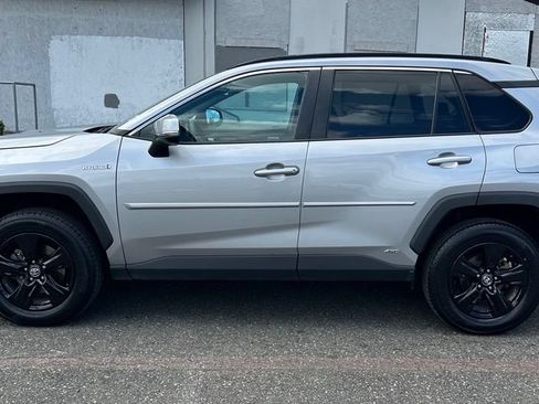 Certified 2020 Toyota RAV4 LE w/ All Weather Liner Package AWD/4WD image 8