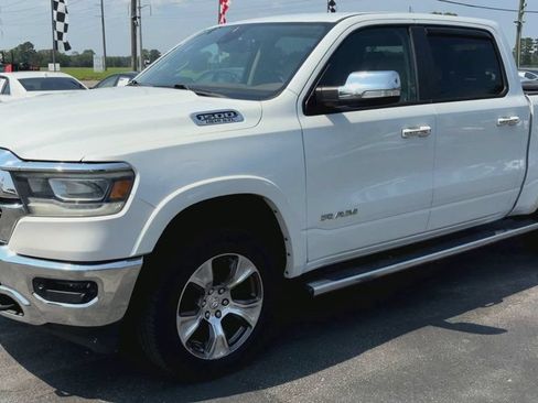 Used 2019 RAM 1500 Laramie AWD/4WD image 4