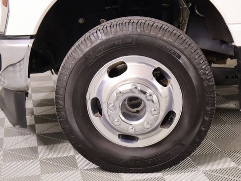 Used 2024 Ford F350 Lariat w/ Lariat Ultimate Package image 19