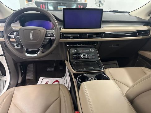 Used 2023 Lincoln Nautilus AWD image 13