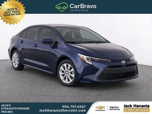 Used 2023 Toyota Corolla LE FWD image 1