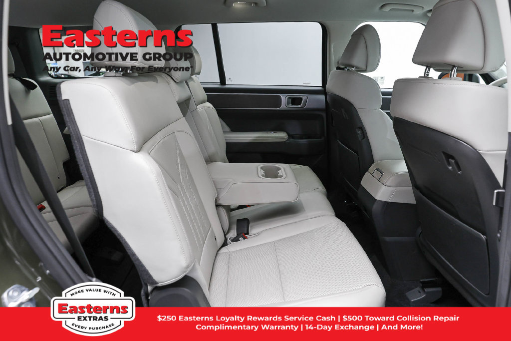Used 2025 Hyundai Santa Fe SEL FWD image 25