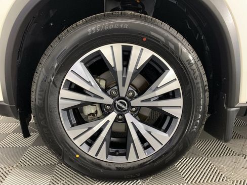 Used 2023 Nissan Rogue SV FWD image 11