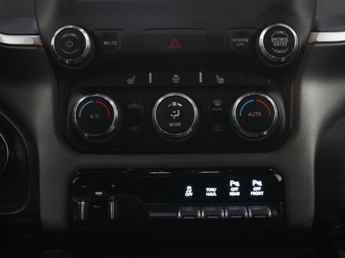 Used 2019 RAM 1500 Big Horn AWD/4WD image 16