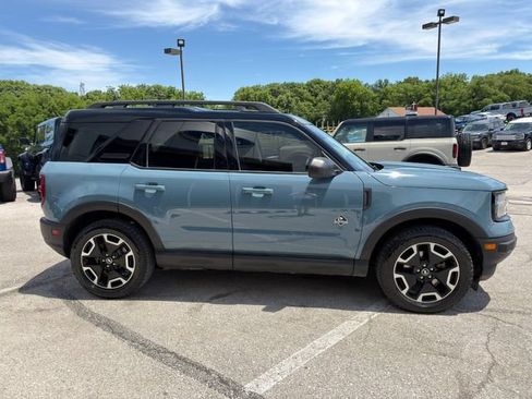 Used 2022 Ford Bronco Sport Outer Banks w/ Tech Package AWD/4WD image 8