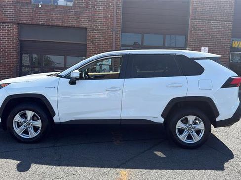 Used 2020 Toyota RAV4 LE AWD/4WD image 10
