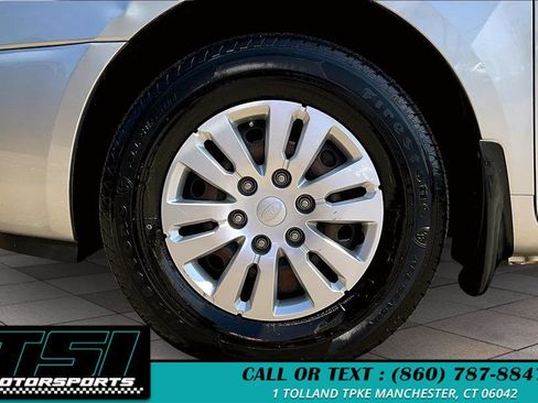 Used 2014 Kia Sedona LX image 9