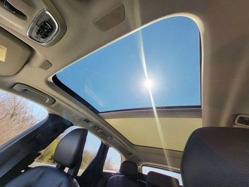 Used 2018 Volvo XC60 T6 Momentum w/ Advanced Package image 25