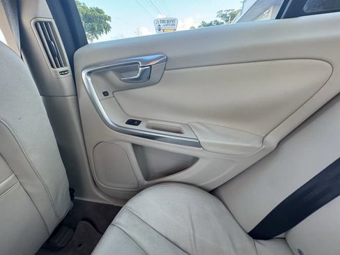 Used 2012 Volvo S60 T5 image 43