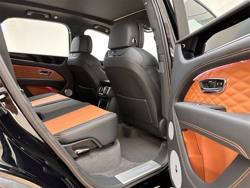 New 2024 Bentley Bentayga image 27
