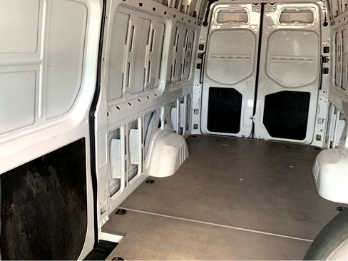 Used 2021 Mercedes-Benz Sprinter 2500 image 33