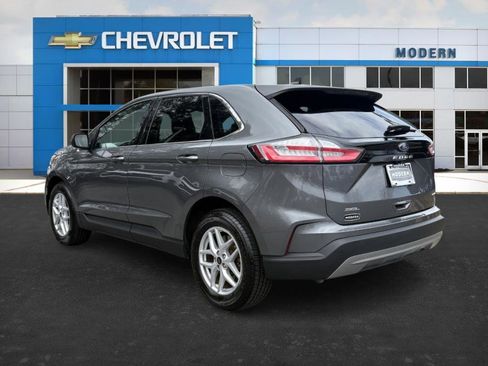 Used 2023 Ford Edge SEL image 3