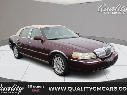 Used 2006 Lincoln Town Car Signature