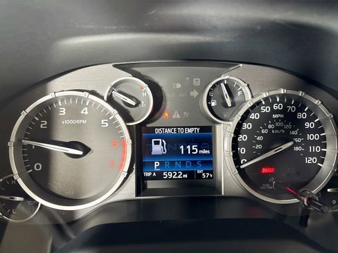Used 2017 Toyota Tundra SR5 image 14