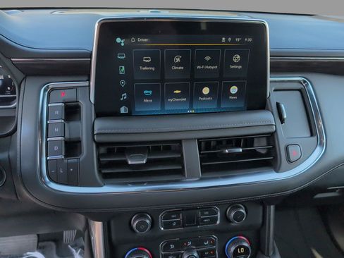 Used 2024 Chevrolet Tahoe Z71 w/ Luxury Package AWD/4WD image 17