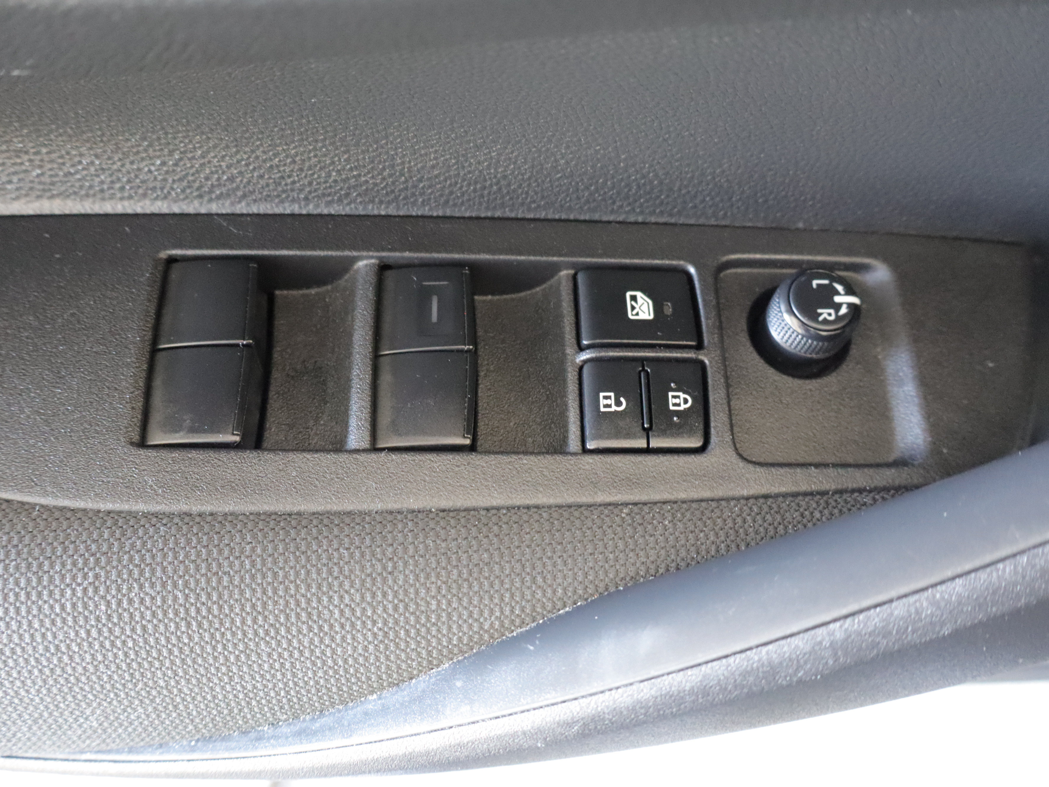 Used 2024 Toyota Corolla LE FWD image 11